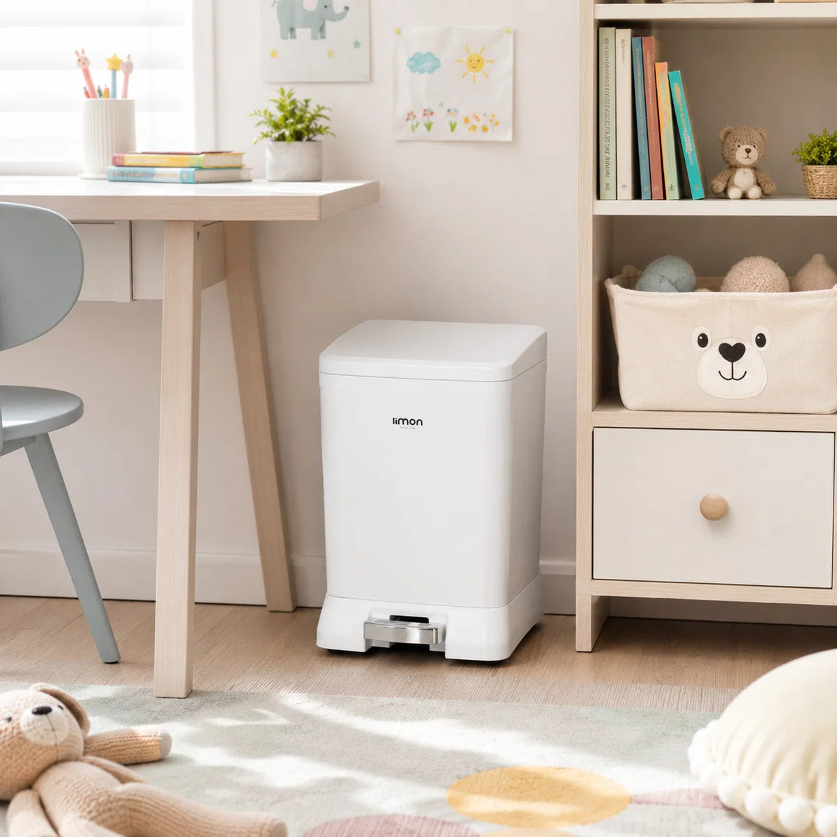 Limon Square Pedal Trash Can